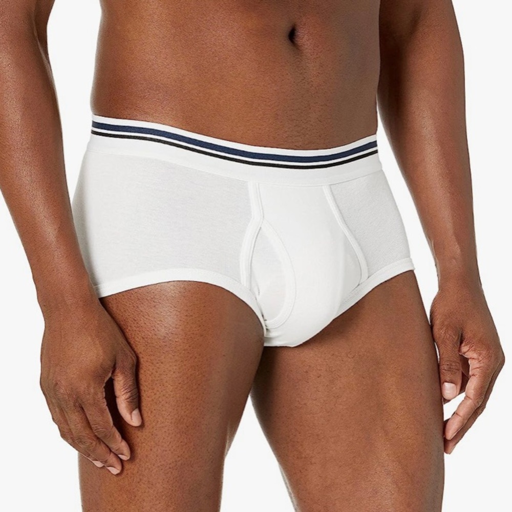 Bundle and Save 30% . Brand new men’s briefs. Size Medium. 4 pieces in the pack